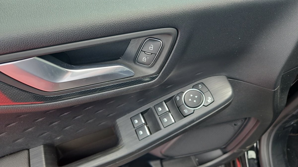 Ford Kuga - Photo 26