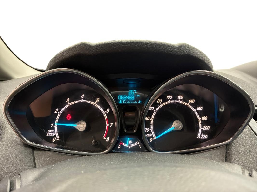 Ford Fiesta - Photo 12