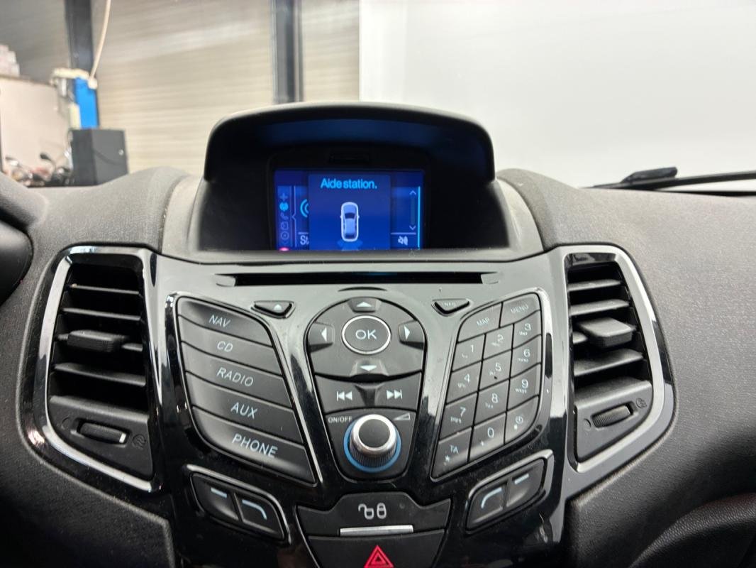 Ford Fiesta - Photo 13