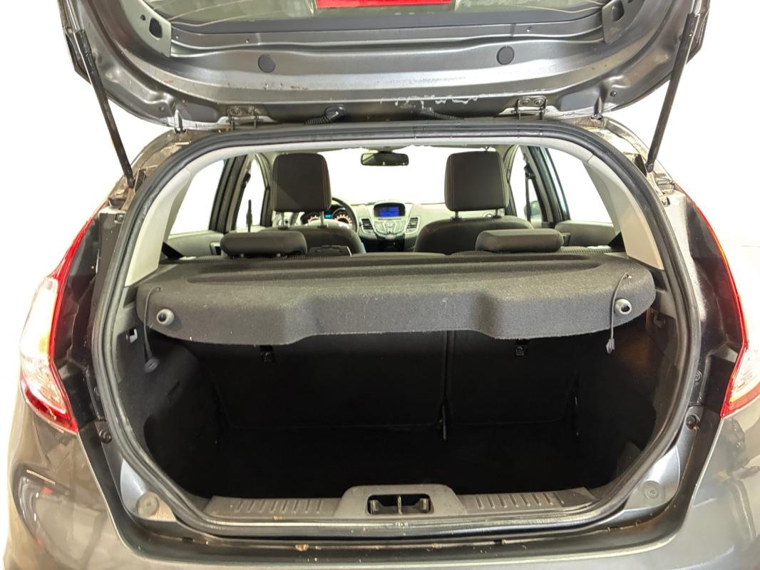 Ford Fiesta - Photo 15