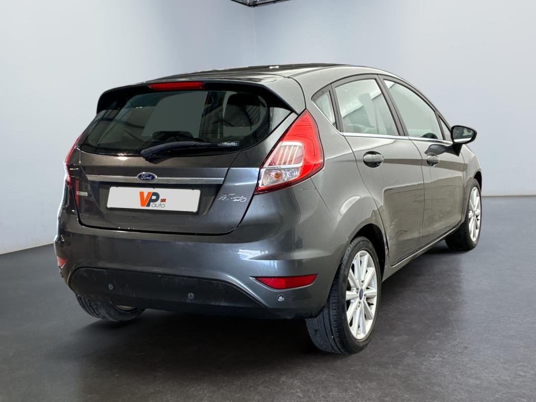Ford Fiesta - Photo 5