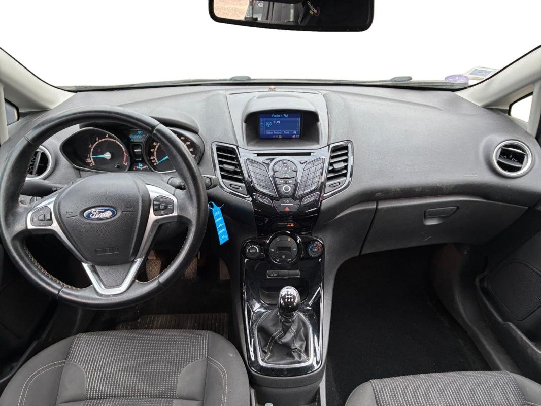 Ford Fiesta - Photo 10