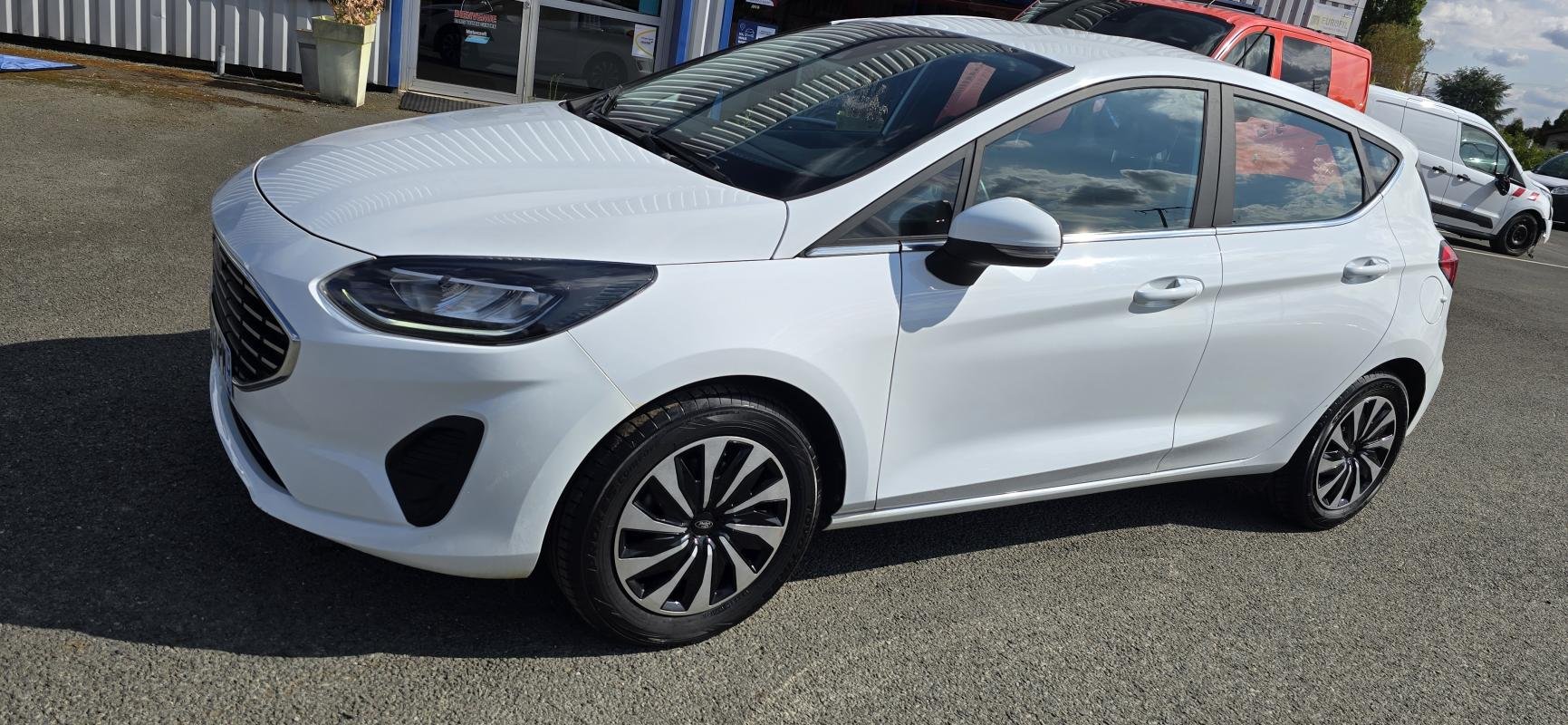 Ford Fiesta - Photo 1
