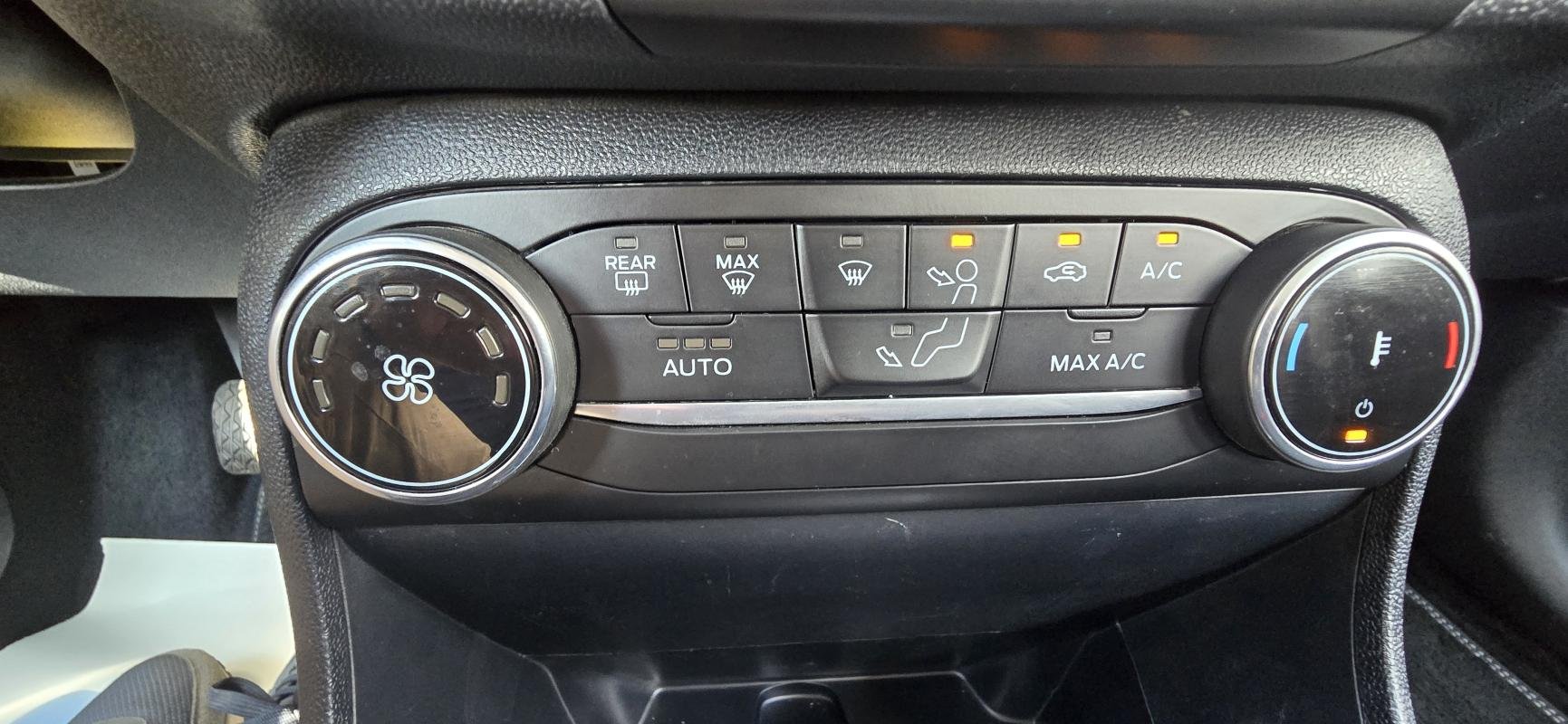 Ford Fiesta - Photo 16