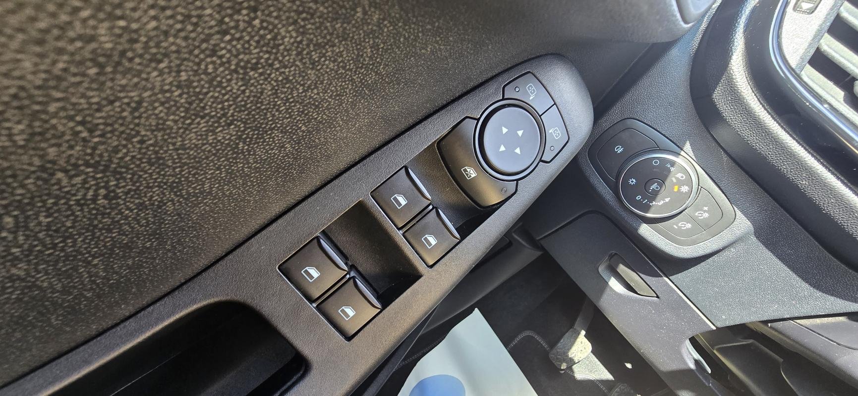 Ford Fiesta - Photo 18