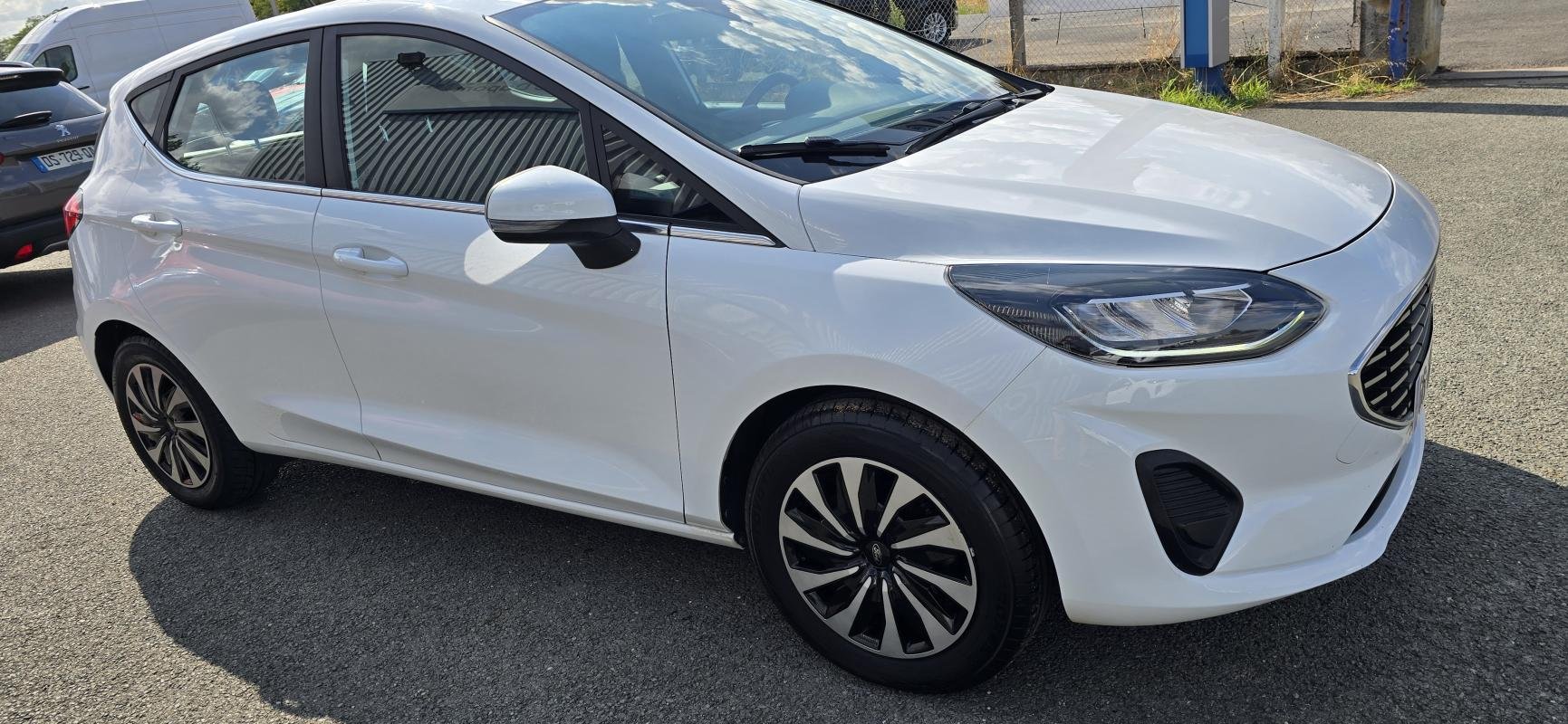 Ford Fiesta - Photo 4