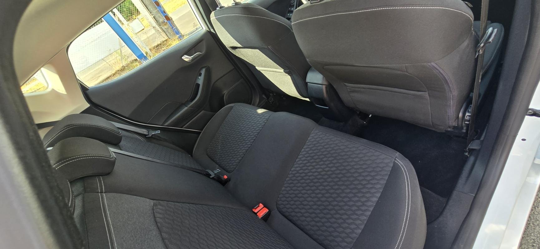 Ford Fiesta - Photo 7