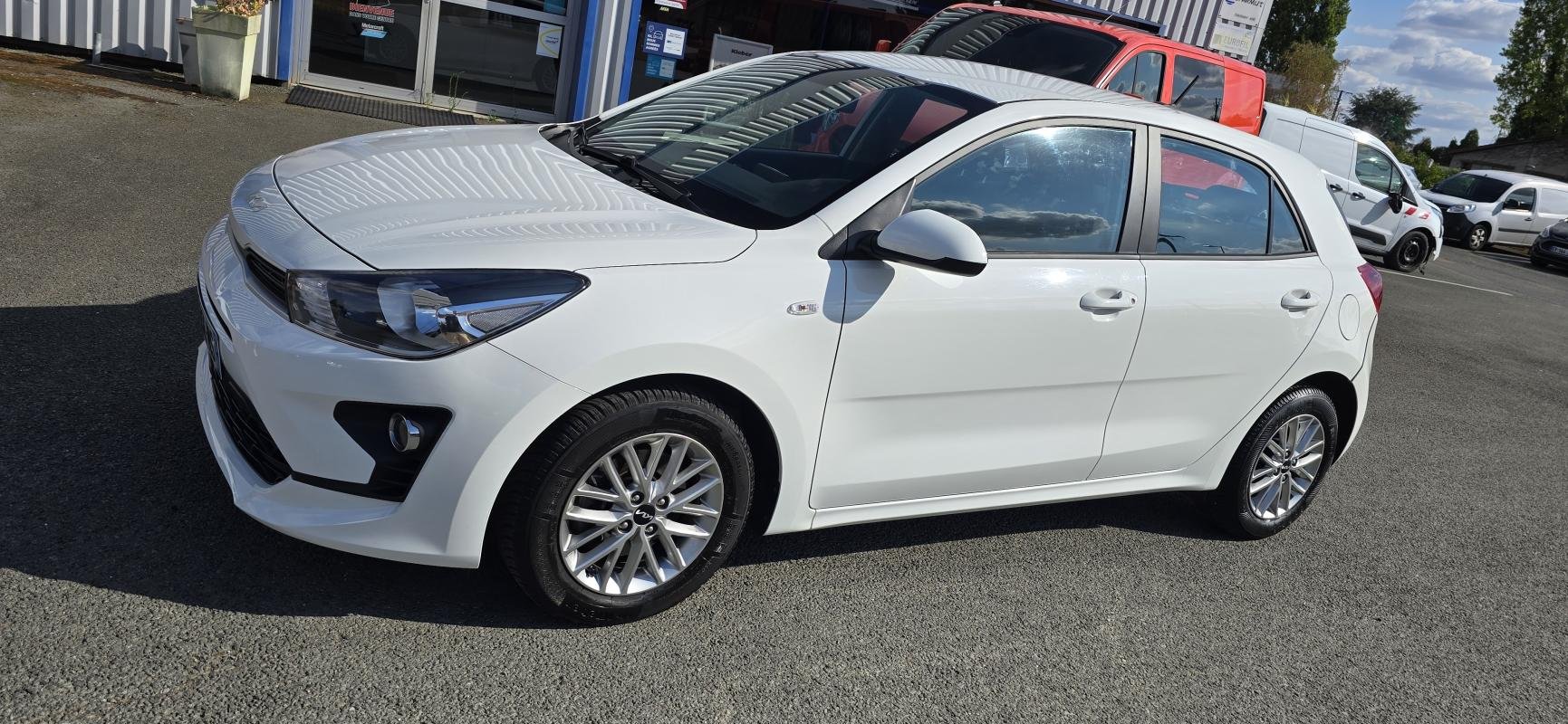 Kia Rio - Photo 1