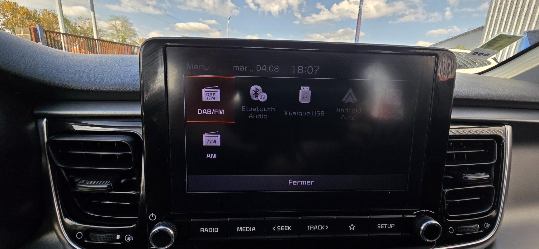 Kia Rio - Photo 12