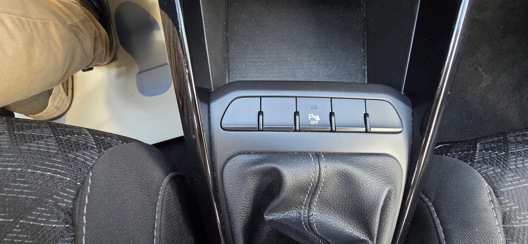 Kia Rio - Photo 16