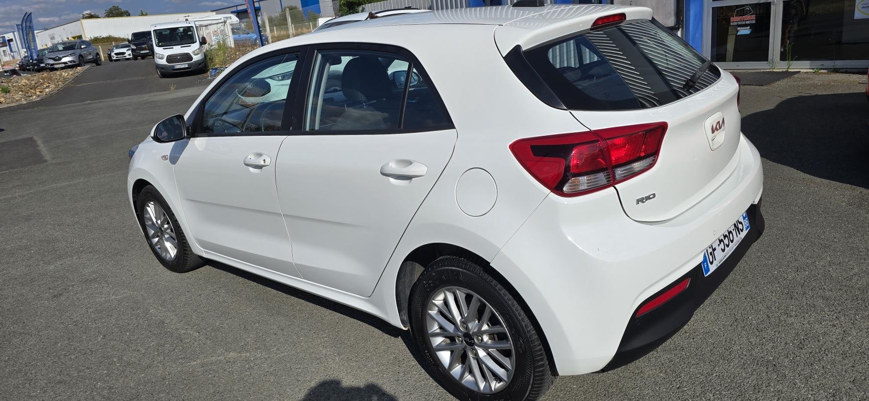 Kia Rio - Photo 2