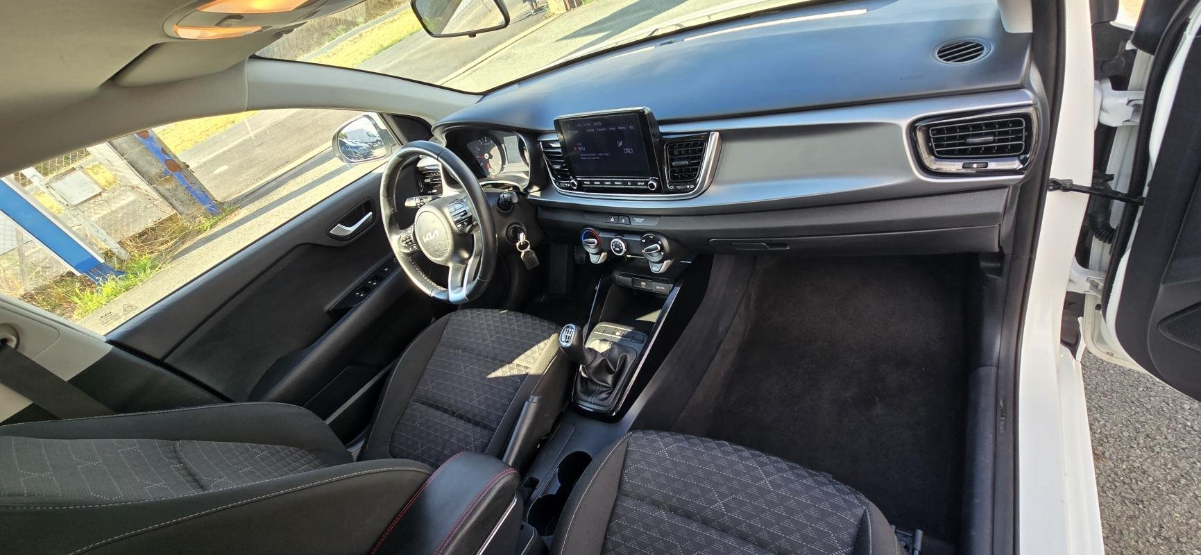 Kia Rio - Photo 6