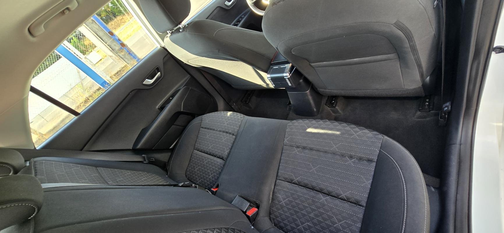 Kia Rio - Photo 7