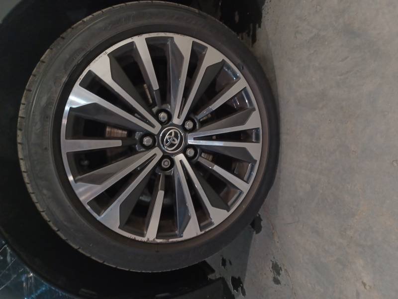 Toyota Corolla - Photo 9