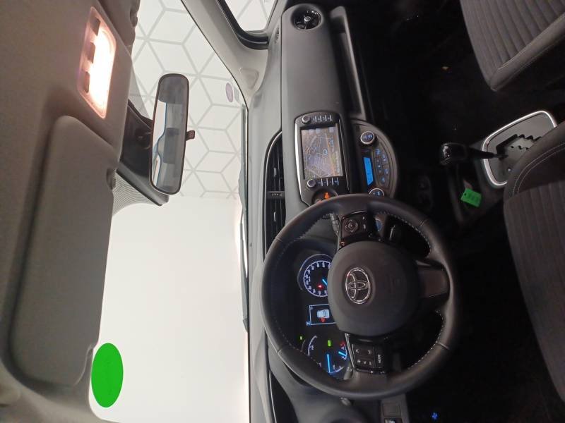 Toyota Yaris - Photo 11