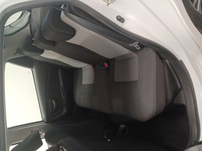 Toyota Yaris - Photo 13