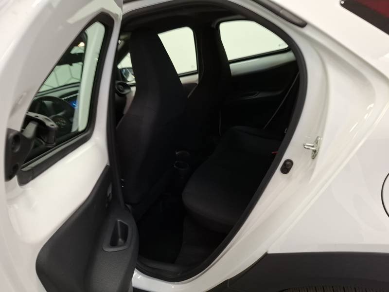 Toyota aygo x - Photo 12