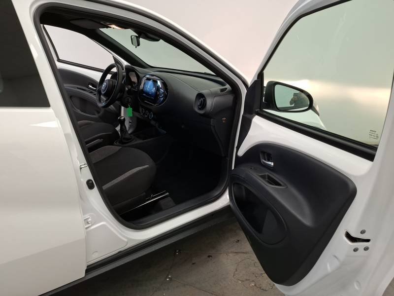Toyota aygo x - Photo 12