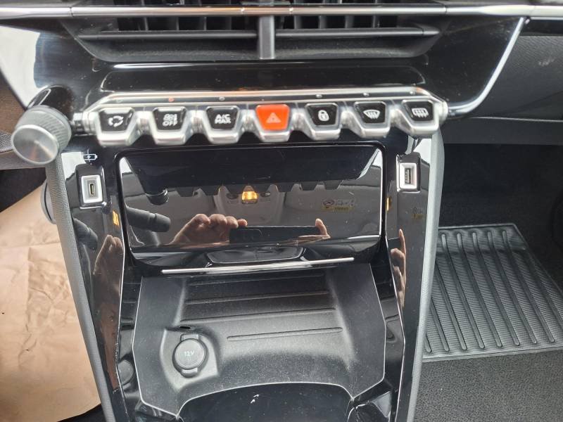 Peugeot 208 - Photo 26