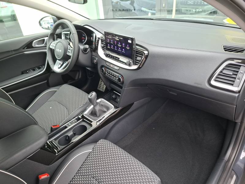 Kia CEED - Photo 12