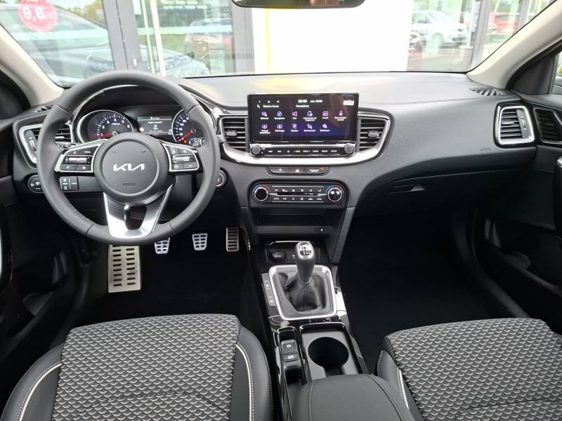 Kia CEED - Photo 16