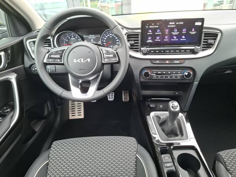 Kia CEED - Photo 17