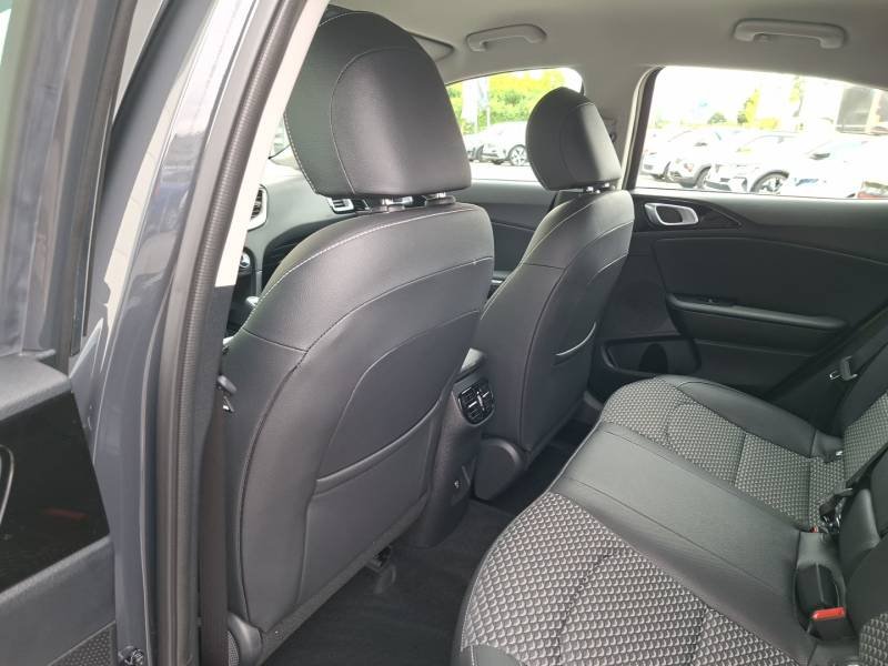 Kia CEED - Photo 19