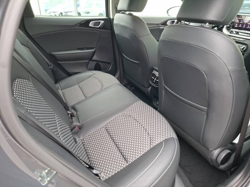Kia CEED - Photo 28