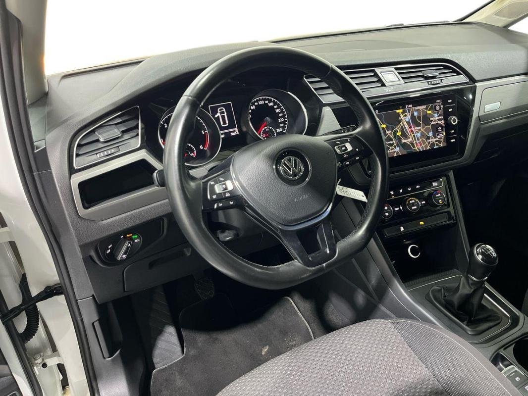 Volkswagen Touran - Photo 11