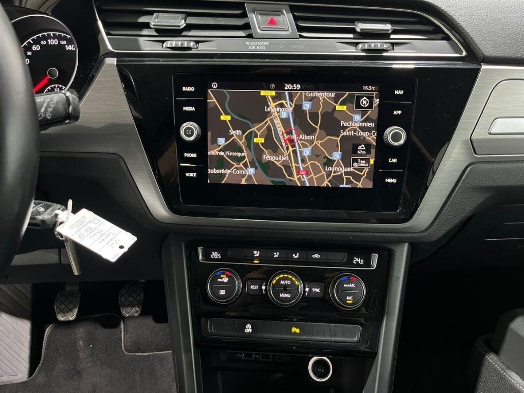 Volkswagen Touran - Photo 12