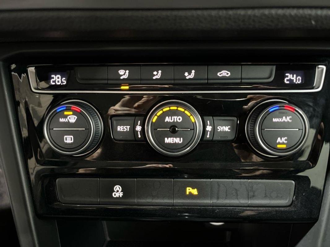 Volkswagen Touran - Photo 21