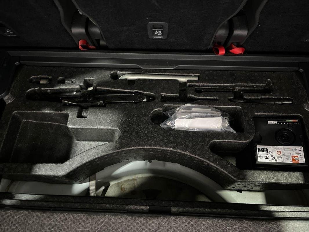 Volkswagen Touran - Photo 36