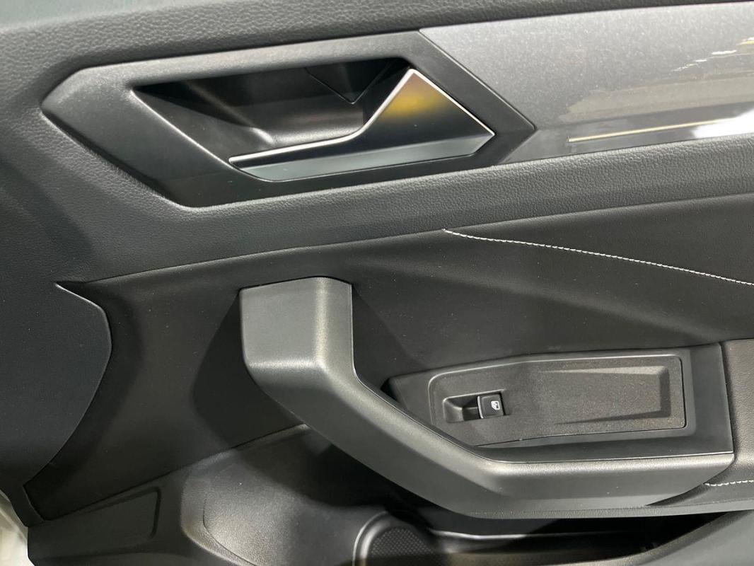 Volkswagen T-Roc - Photo 15