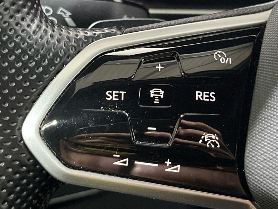 Volkswagen Tiguan - Photo 21