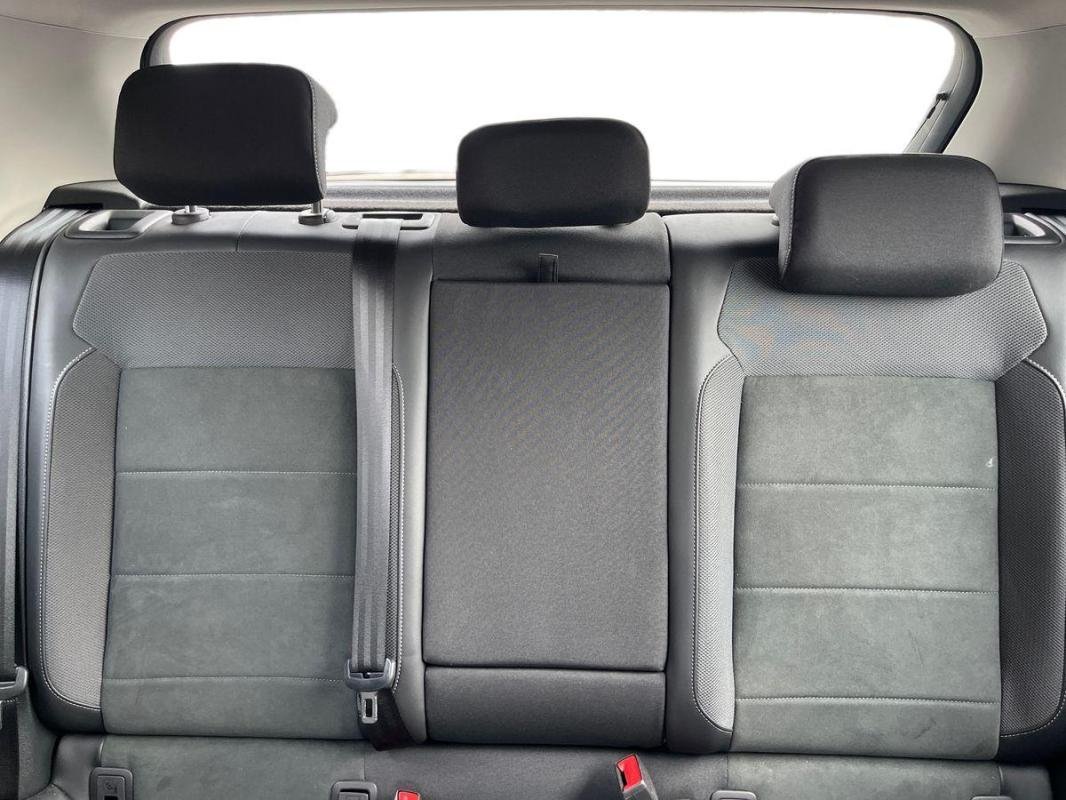 Volkswagen T-Roc - Photo 22
