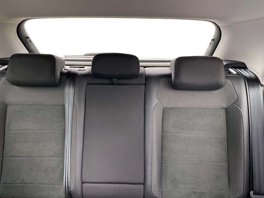 Volkswagen T-Roc - Photo 22