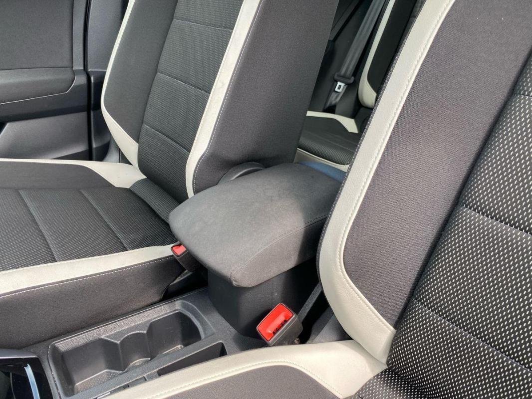 Volkswagen T-Roc - Photo 12