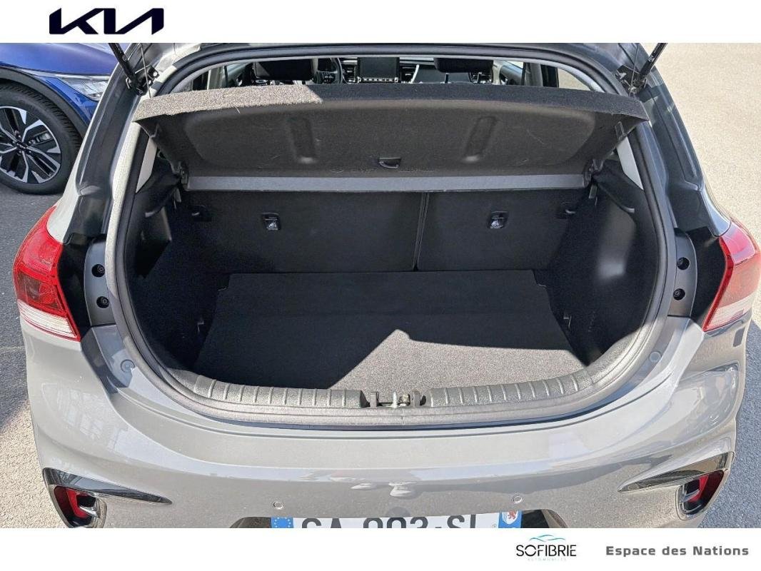 Kia Rio - Photo 14