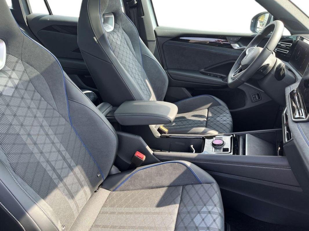 Volkswagen Tiguan - Photo 13