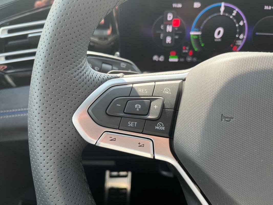Volkswagen Tiguan - Photo 22
