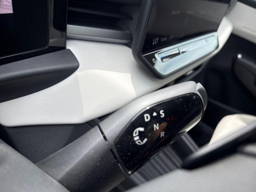 Volkswagen T-Roc - Photo 11
