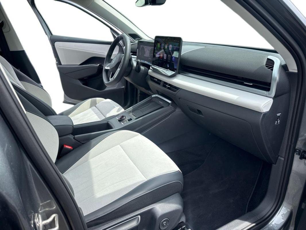 Volkswagen T-Roc - Photo 13