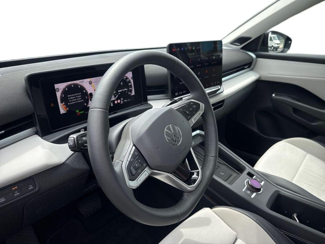 Volkswagen T-Roc - Photo 9