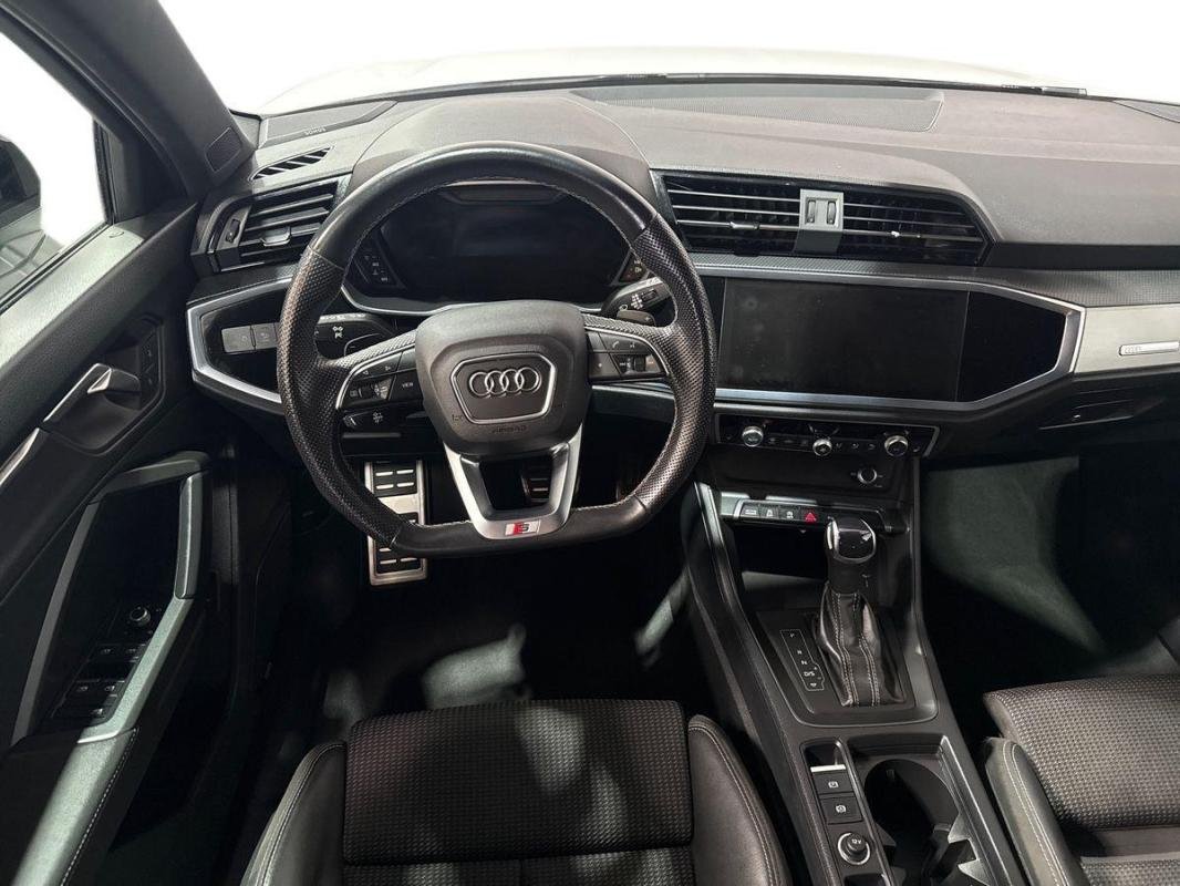 Audi Q3 - Photo 24