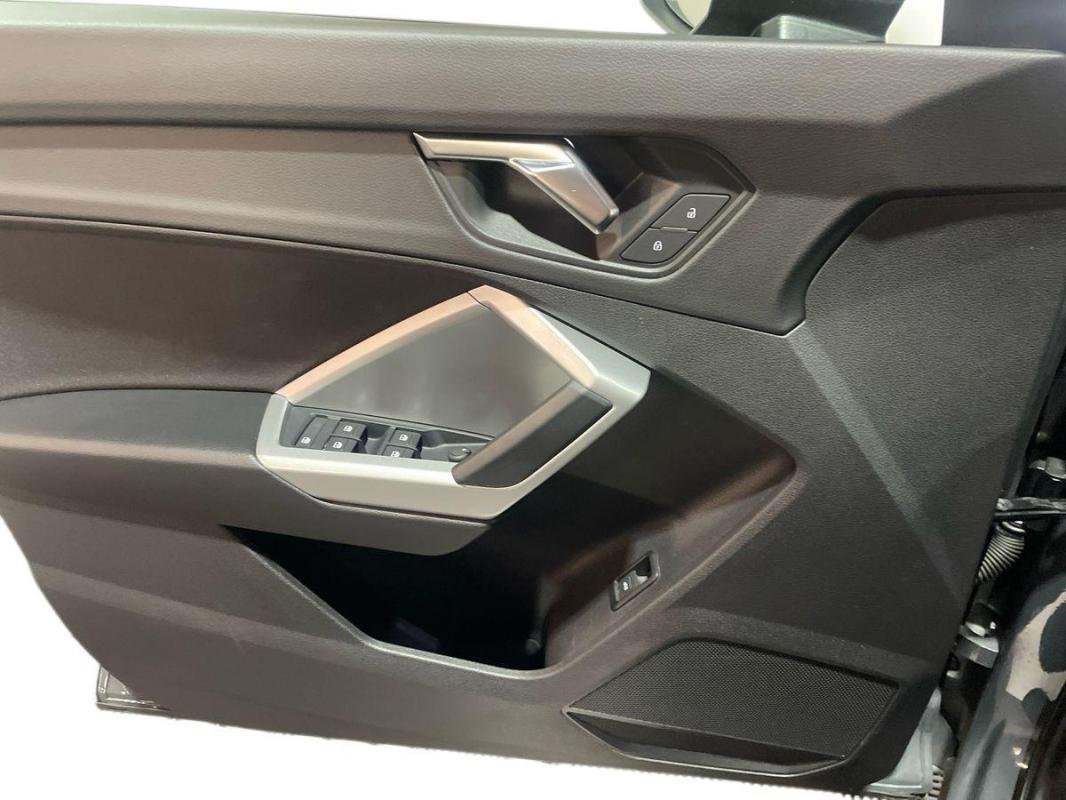 Audi Q3 - Photo 15