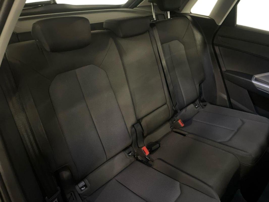 Audi Q3 - Photo 23