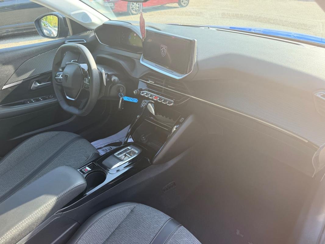 Peugeot 208 - Photo 12