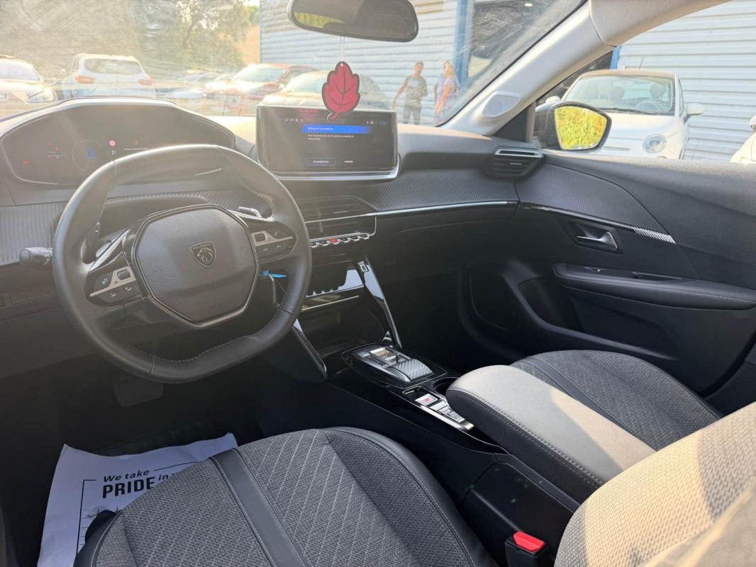 Peugeot 208 - Photo 17