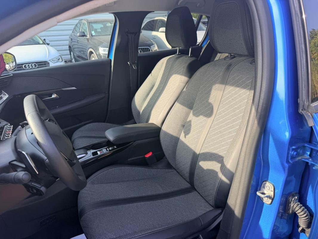 Peugeot 208 - Photo 18