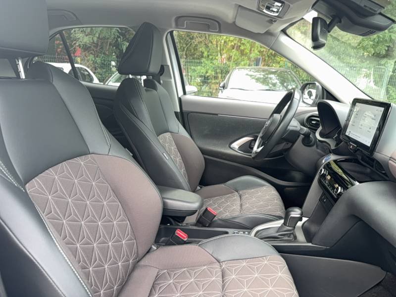 Toyota Yaris - Photo 12
